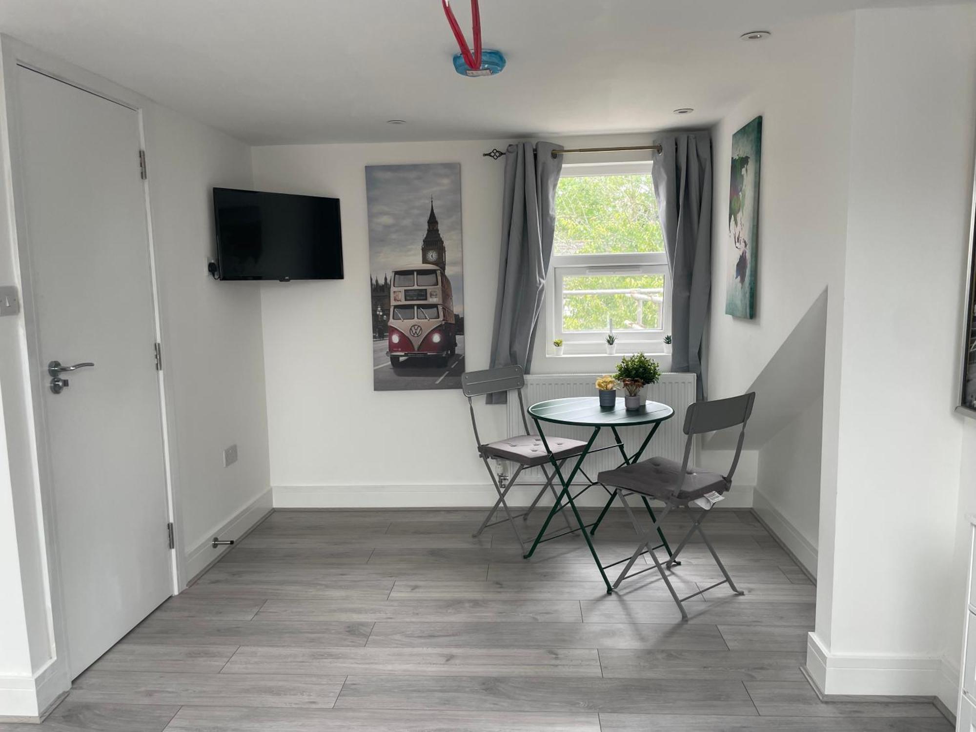 Amazing Studios 4 - East London Apartment *